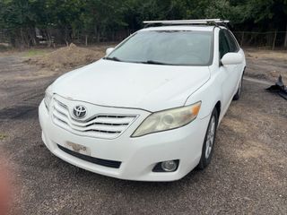 2011 Toyota Camry XLE - Exterior Front Left Corner Image